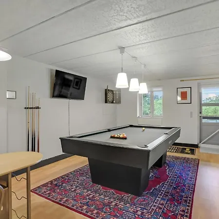 3 Bedroom Nice In Ferienhaus Højslev