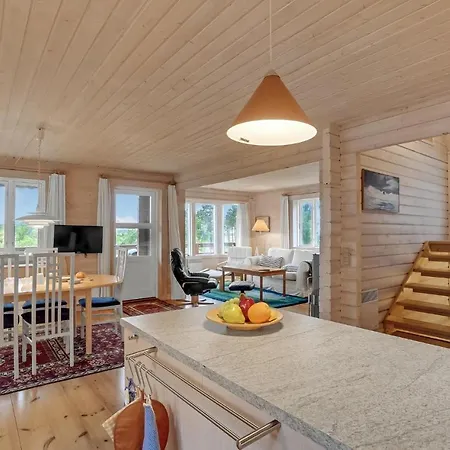 3 Bedroom Nice In Ferienhaus