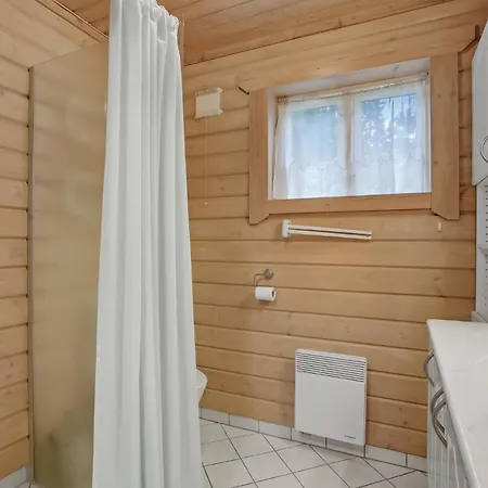 3 Bedroom Nice In Ferienhaus Højslev